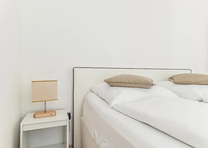 Vibes: 1br Apt, 10 Min To Westbahnhof Apartmán Vídeň
