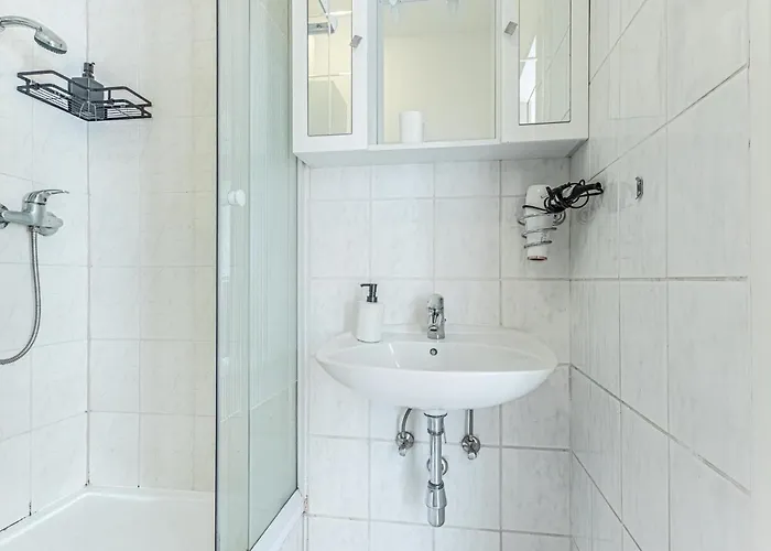 Vibes: 1br Apt, 10 Min To Westbahnhof Apartmán
