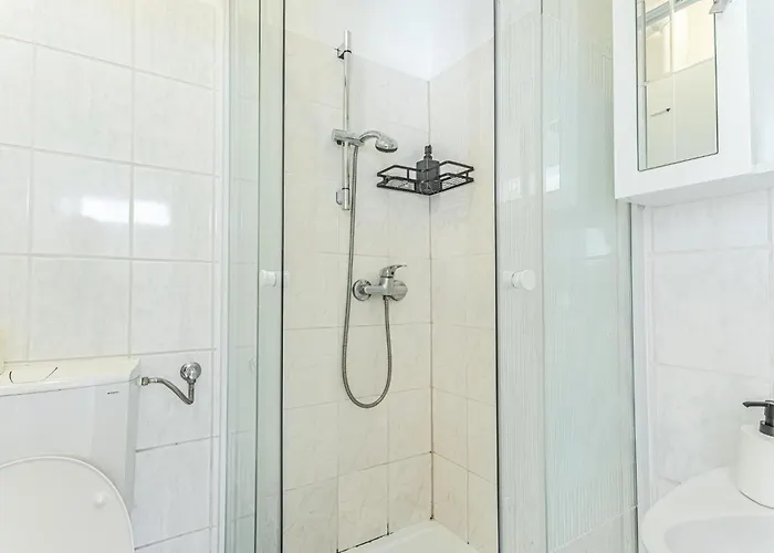 Vibes: 1br Apt, 10 Min To Westbahnhof Apartmán Vídeň