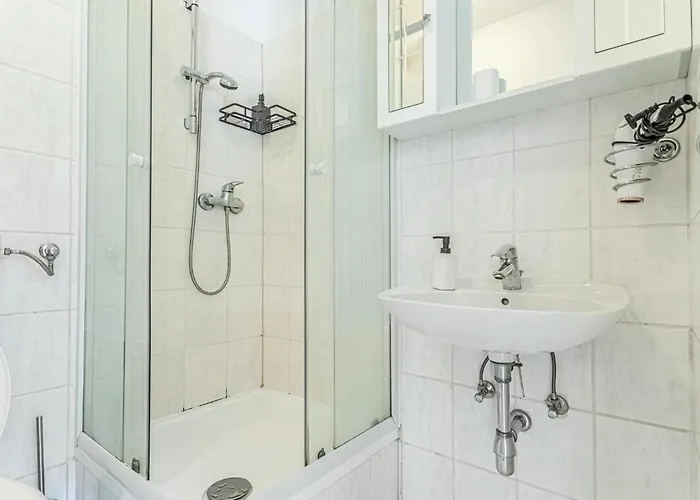 Vibes: 1br Apt, 10 Min To Westbahnhof