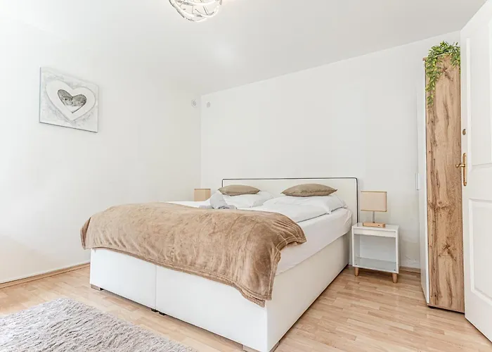Vibes: 1br Apt, 10 Min To Westbahnhof Apartmán